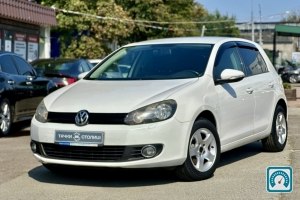 Volkswagen Golf  2010 823429