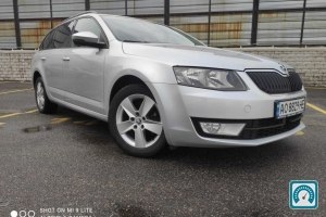 Skoda Octavia  2015 823588