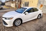 Toyota Camry  2020 � ���