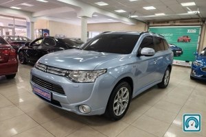 Mitsubishi Outlander 2013